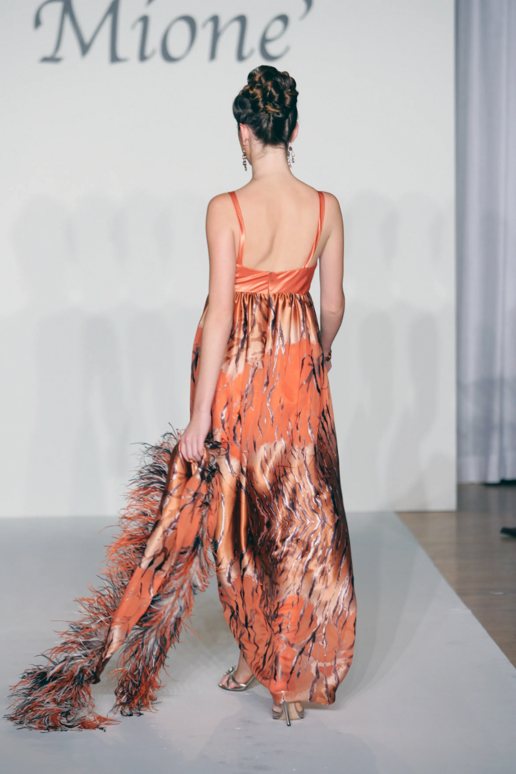 Burnout orange umpire waist with boaa