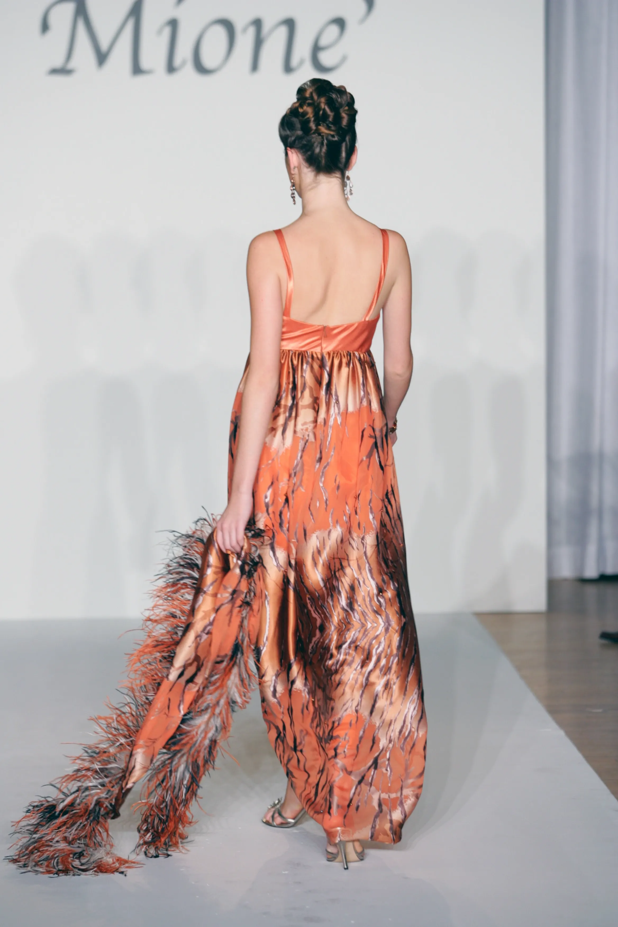 Burnout orange umpire waist with boaa