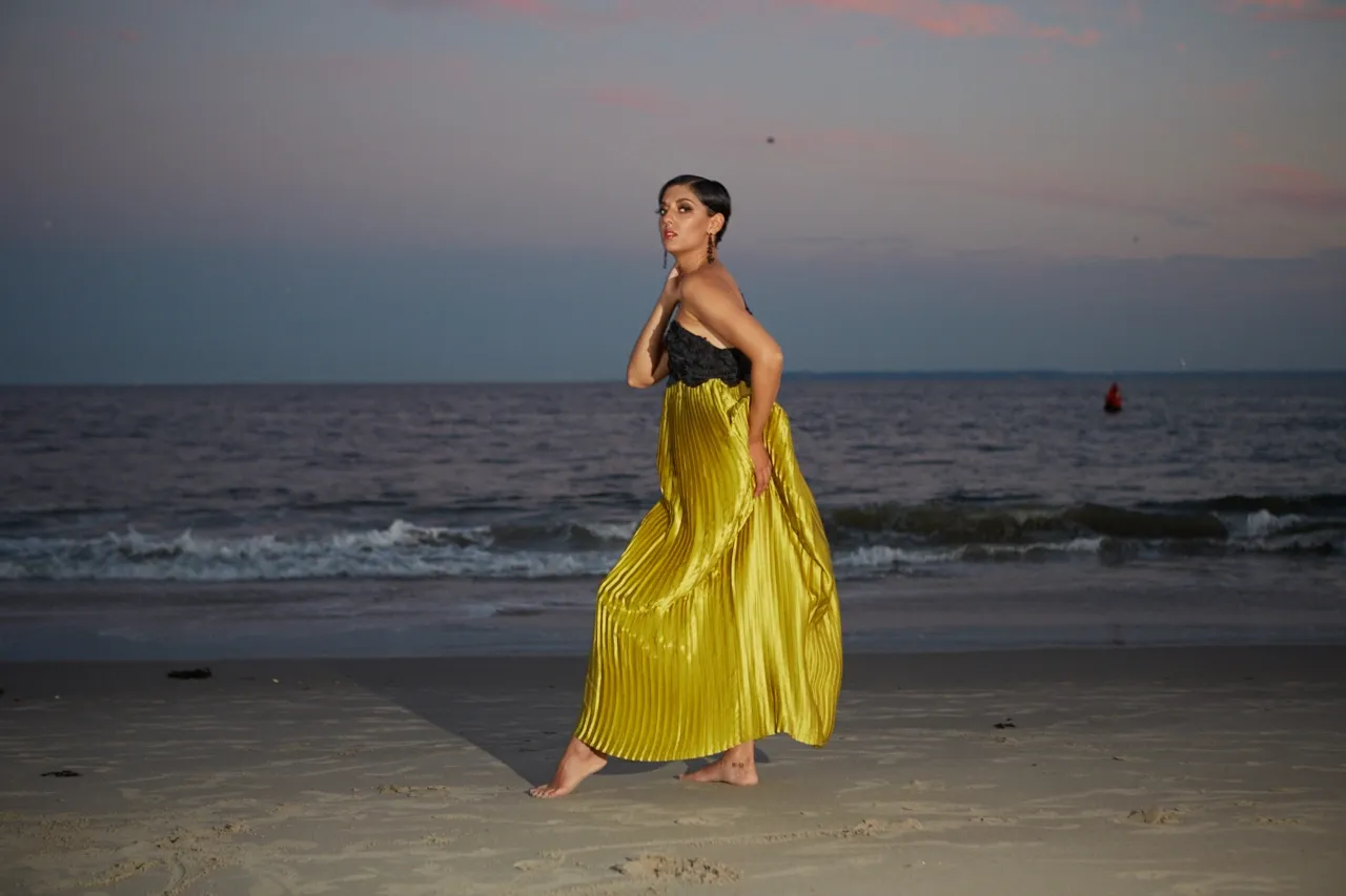 One Shoulder Halter Black/Green long dress