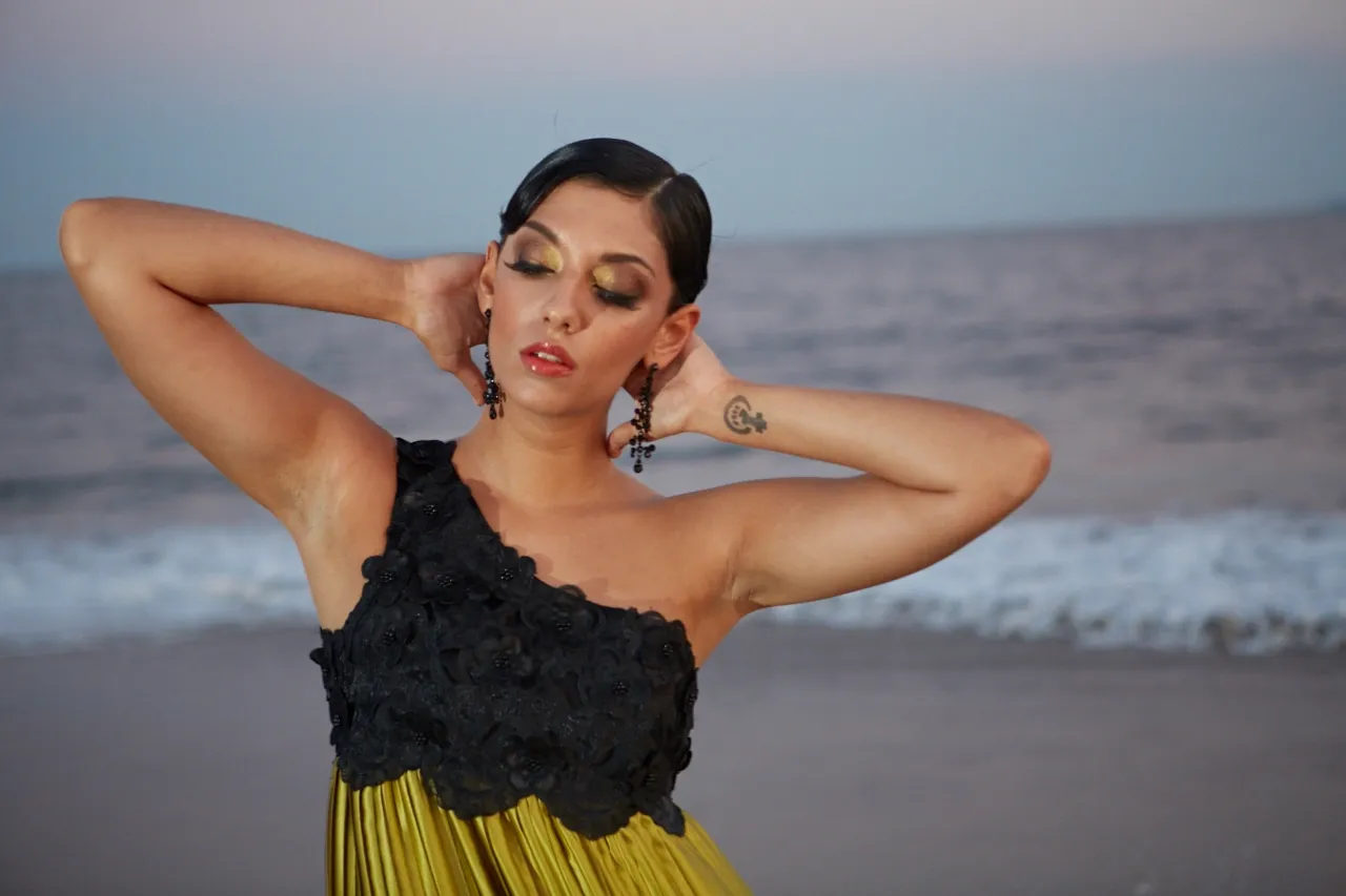 One Shoulder Halter Black/Green long dress